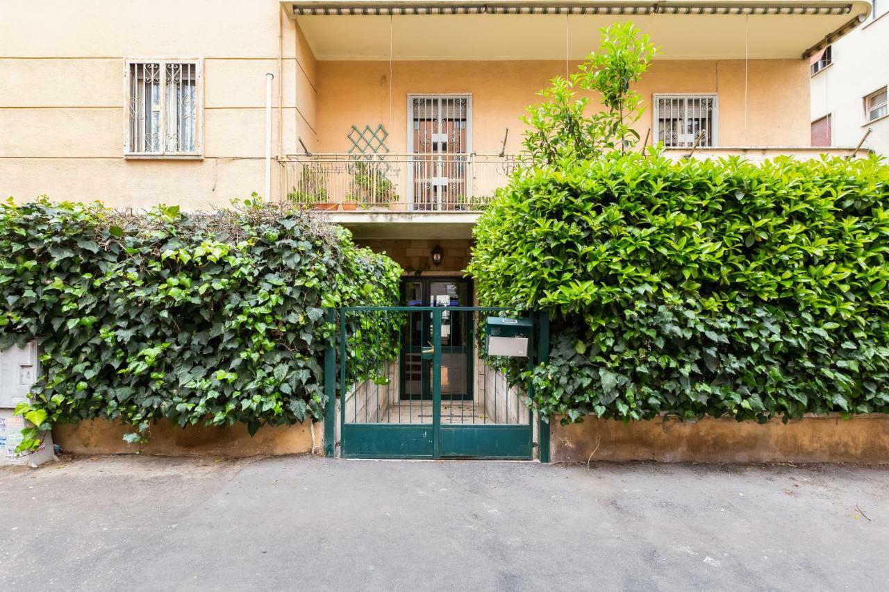Lovely 3 Close Trastevere Station Apartment