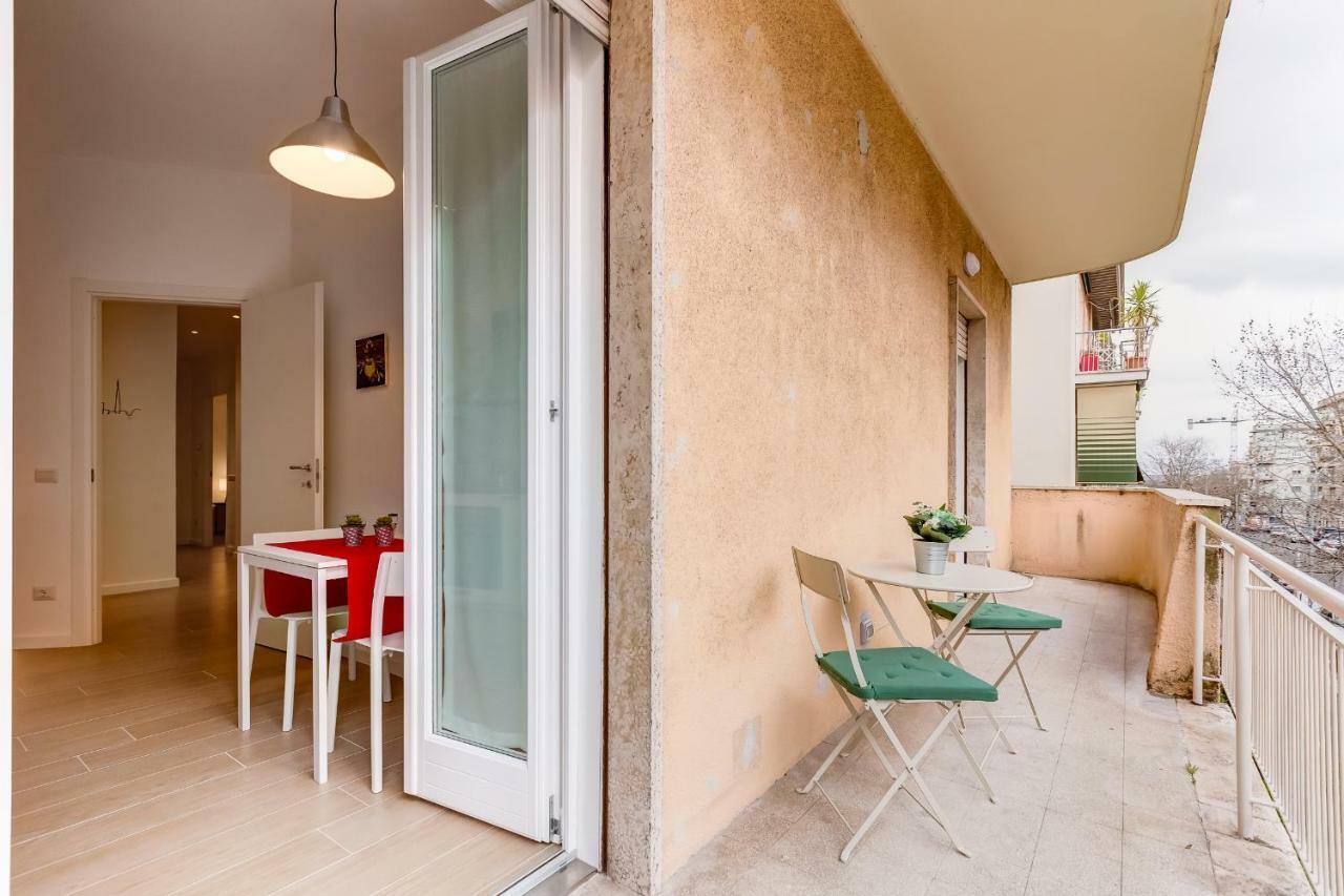 Lovely 3 Close Trastevere Station Apartment